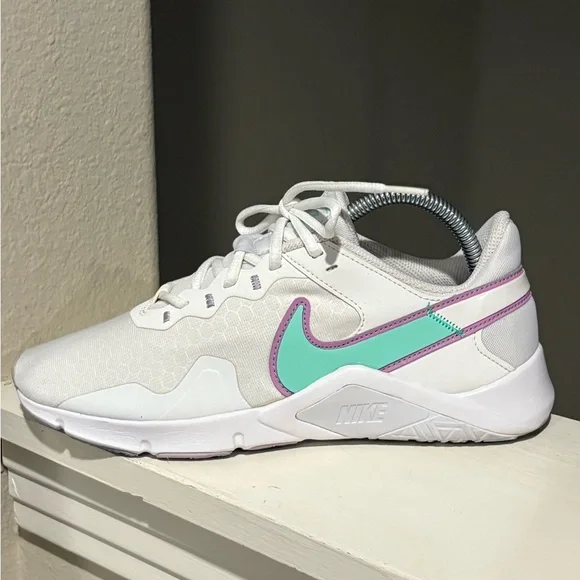 Wmns Nike Legend Essential 2 / White Green Glow  / CQ9545 100 / Great Shape Sz 8 - Picture 4 of 9